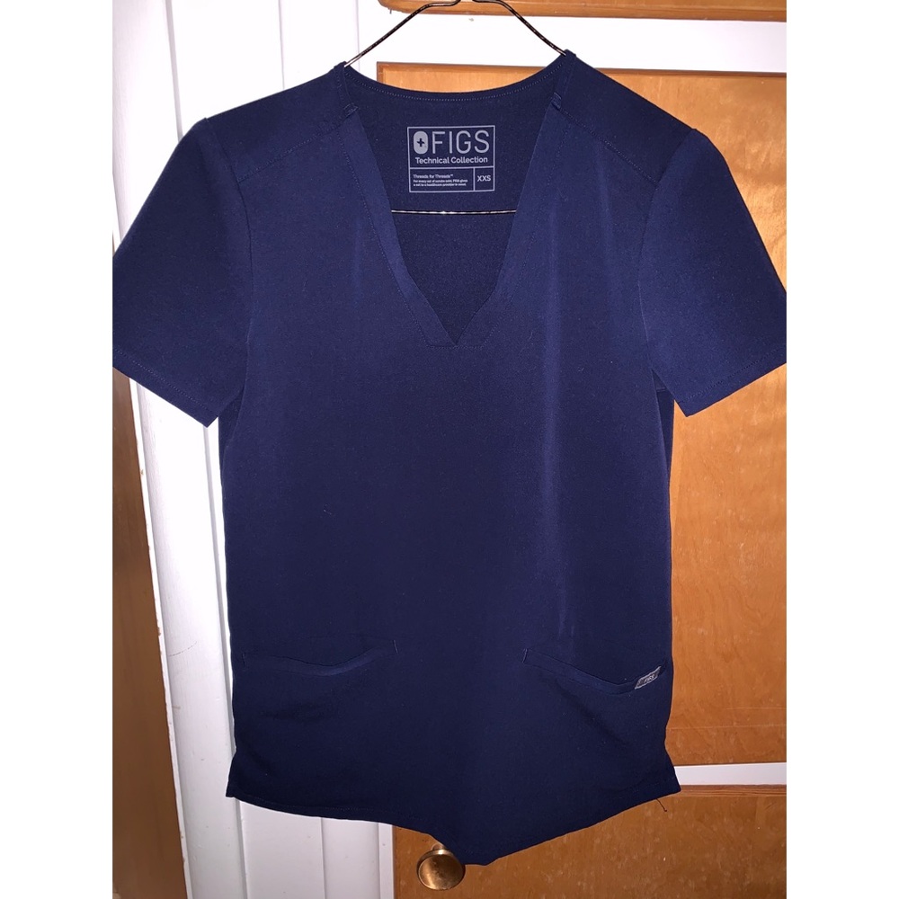 Figs Casma scrub top